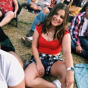 Meet your Posher, Julia